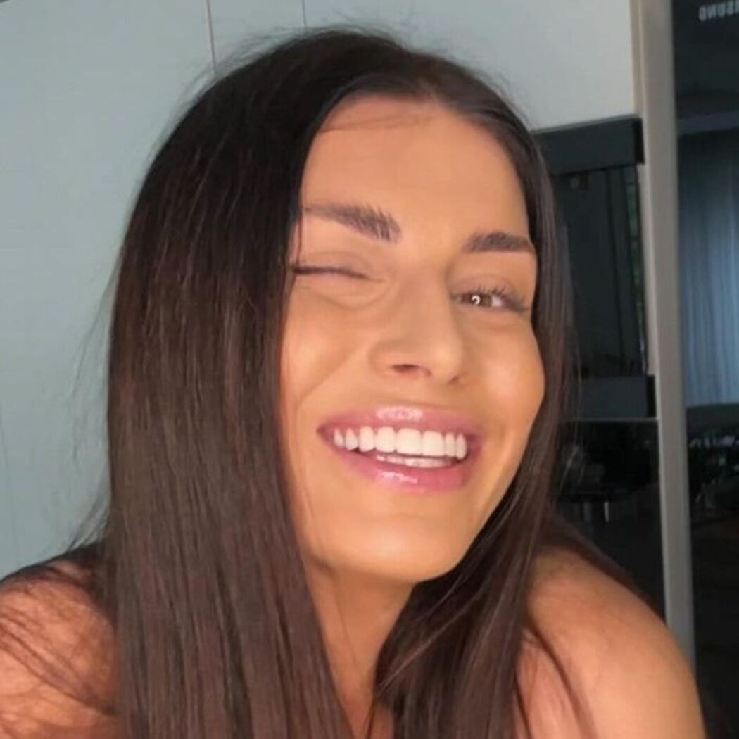 Nowy hit Polek. Ten welurowy dresik włożysz na spacer do lasu i na grilla